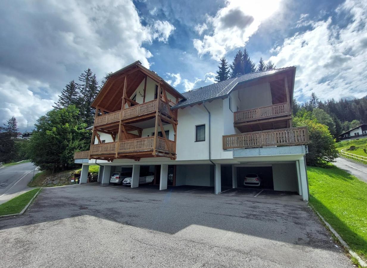 Alpenflair - Charming Ski-To-Door Apartment Bad Kleinkirchheim Exteriör bild